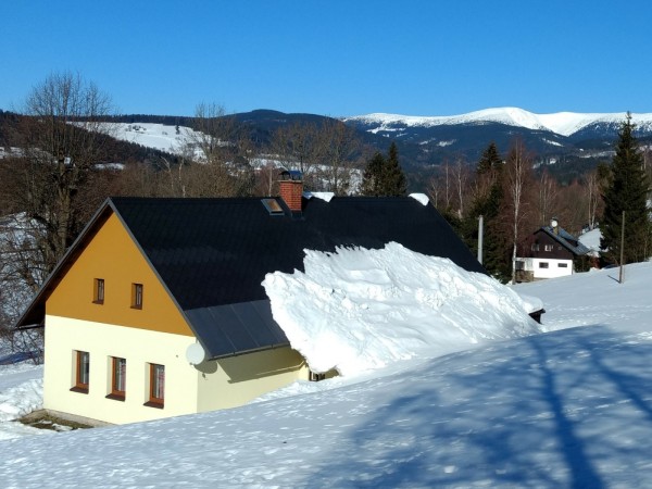 CHALUPA NA SAMOTĚ V KRKONOŠÍCH