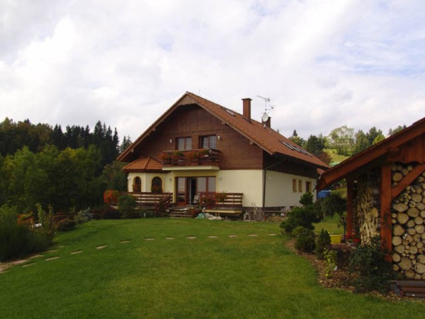 UBYTOVÁNÍ S BAZÉNEM V KRKONOŠÍCH