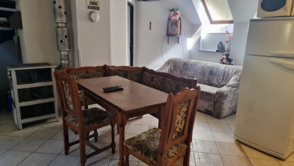 CHALUPA K PRONÁJMU S BAZÉNEM