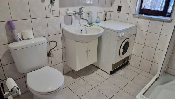CHALUPA K PRONÁJMU S BAZÉNEM