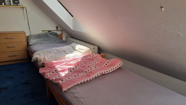 CHALUPA K PRONÁJMU S BAZÉNEM