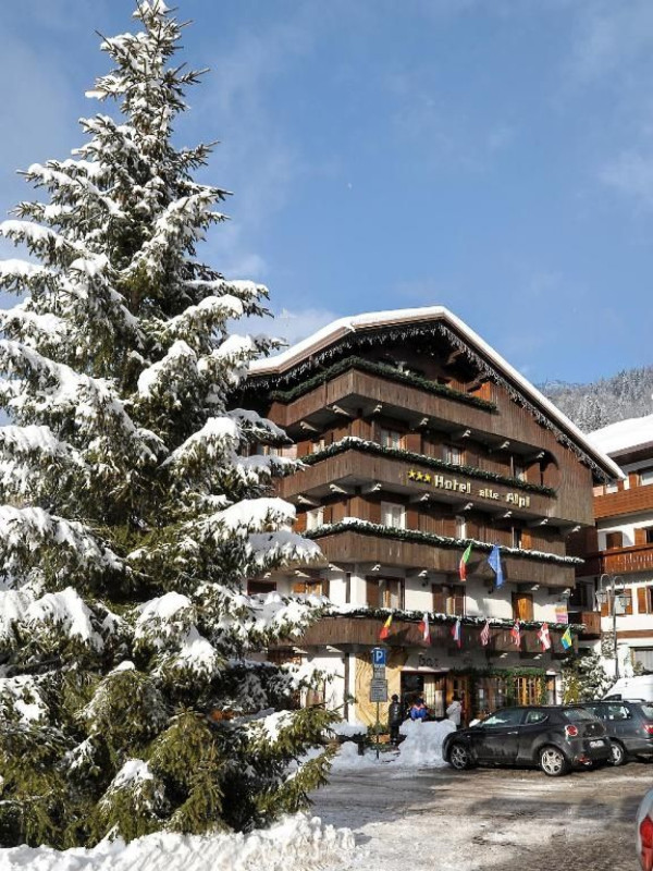 HOTEL S POLOPENZÍ ITÁLIE