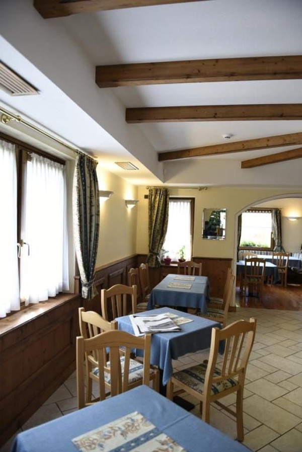 HOTEL S POLOPENZÍ U SKIAREÁLU ITÁLIE