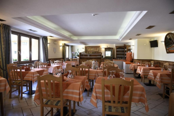 HOTEL S POLOPENZÍ U SKIAREÁLU ITÁLIE