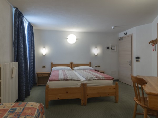 HOTEL S WELLNESS A BAZÉNEM