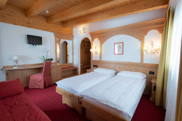 HOTEL S WELLNESS A BAZÉNEM ITÁLIE