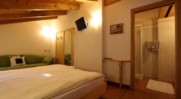HOTEL SE SNÍDANÍ 3 KM OD VLEKŮ V CAVALESE