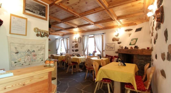HOTEL SE SNÍDANÍ 3 KM OD VLEKŮ V CAVALESE