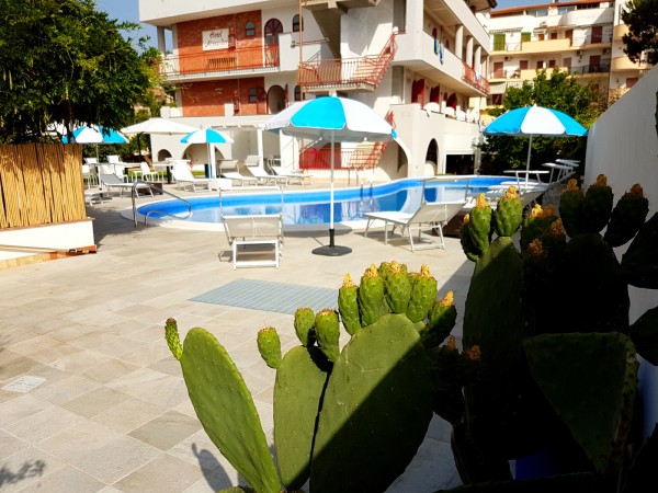 Hotel Alexander *** - Giardini Naxos - Sicílie