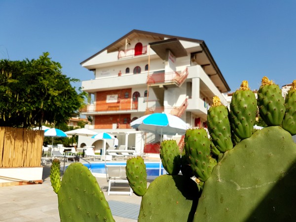 Hotel Alexander *** - Giardini Naxos - Sicílie