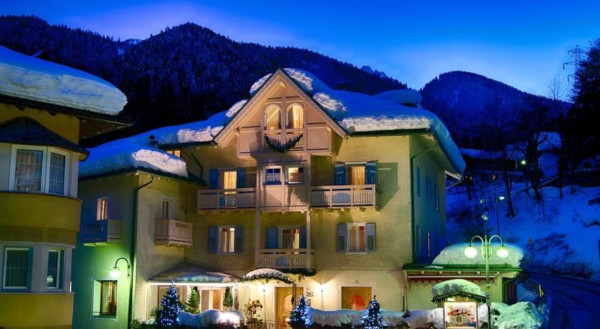 WELLNESS HOTEL S POLOPENZÍ MARILLEVA-FOLGARIDA