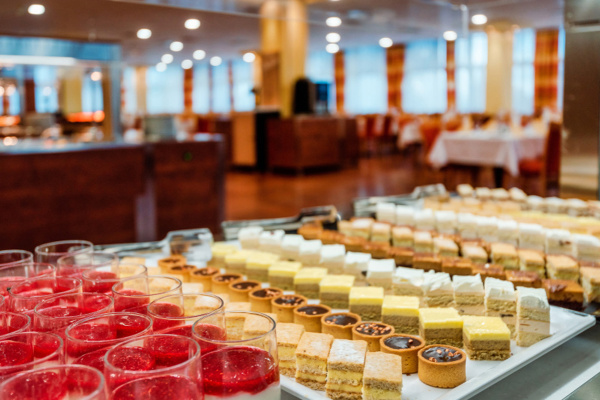 TERMÁLNÍ LÁZNĚ MAĎARSKO: NEJLEPŠÍ WELLNESS POBYTY A DOVOLENÁ