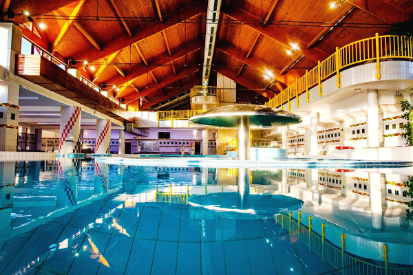 TERMÁLNÍ LÁZNĚ MAĎARSKO: NEJLEPŠÍ WELLNESS POBYTY A DOVOLENÁ