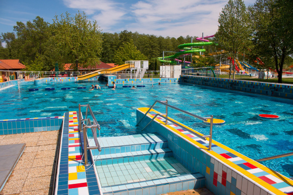 TERMÁLNÍ LÁZNĚ MAĎARSKO: NEJLEPŠÍ WELLNESS POBYTY A DOVOLENÁ