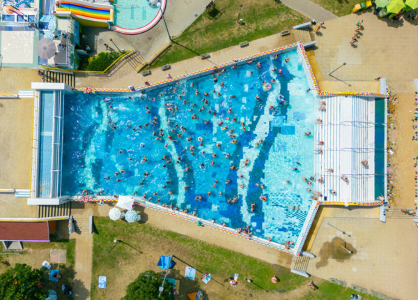 TERMÁLNÍ LÁZNĚ MAĎARSKO: NEJLEPŠÍ WELLNESS POBYTY A DOVOLENÁ