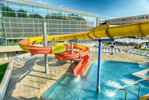 TERMÁLNÍ LÁZNĚ SLOVENSKO: NEJLEPŠÍ WELLNESS POBYTY A DOVOLENÁ