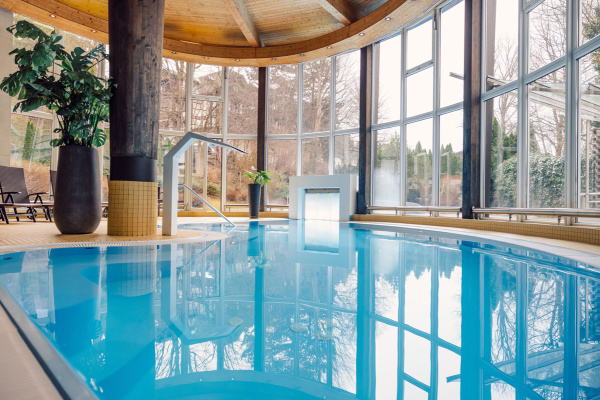 TERMÁLNÍ LÁZNĚ RAKOUSKO: NEJLEPŠÍ WELLNESS POBYTY A DOVOLENÁ