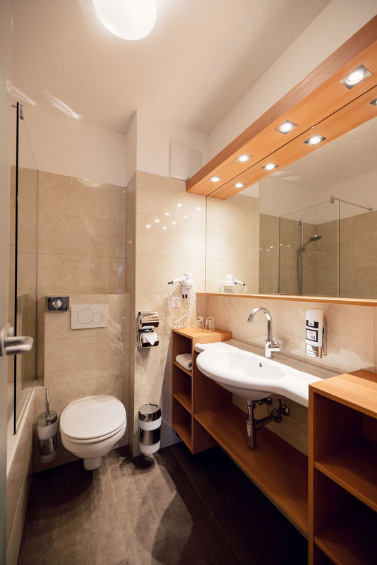 TERMÁLNÍ LÁZNĚ RAKOUSKO: NEJLEPŠÍ WELLNESS POBYTY A DOVOLENÁ