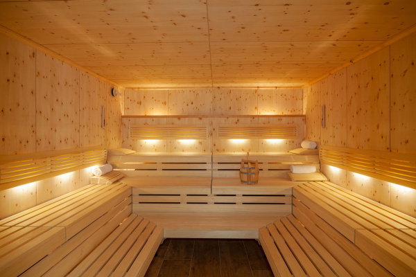 TERMÁLNÍ LÁZNĚ RAKOUSKO: NEJLEPŠÍ WELLNESS POBYTY A DOVOLENÁ