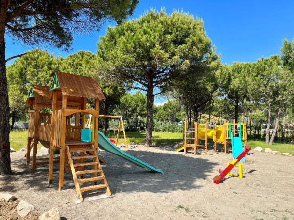 DOVOLENÁ ALBÁNIE S DĚTMI ALL INCLUSIVE LETECKY