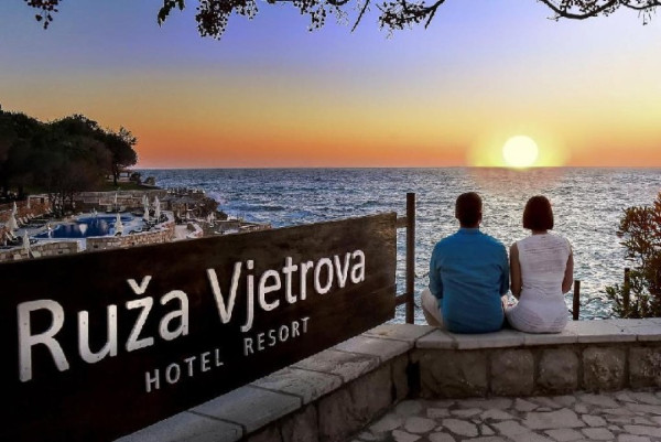 DOVOLENÁ ČERNÁ HORA LETECKY
